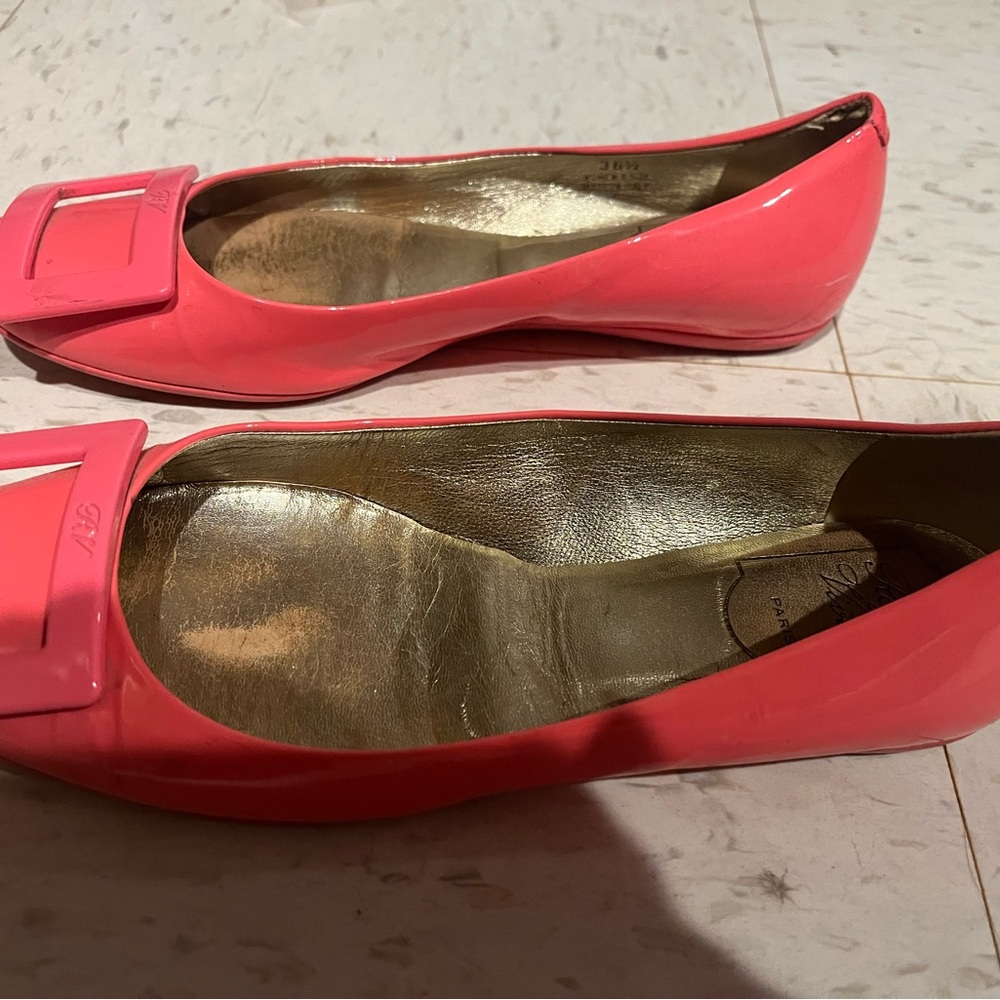 Authentic Roger Vivier Pink Flats with Gold Interior